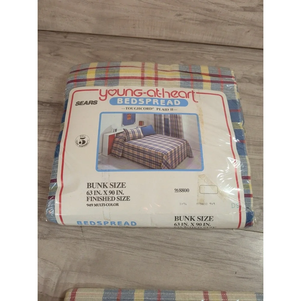 SEARS Young-at-heart BEDSPREAD ( BUNK SIZE 63 IN. X 90 IN. ) Finished Size 949